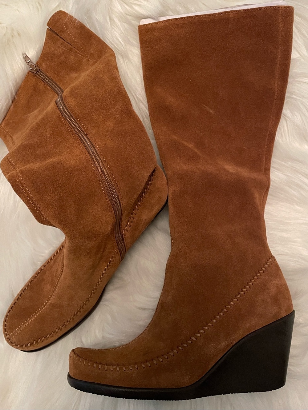 NWOT AEROSOLES - Chestnut Suede Wedge Boots - 7